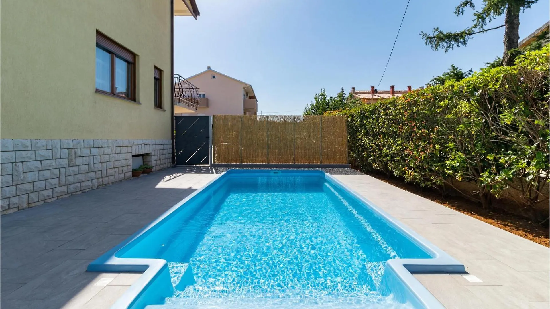 Beautiful Apartment In Galizana With Kitchen 0*,  Croacia